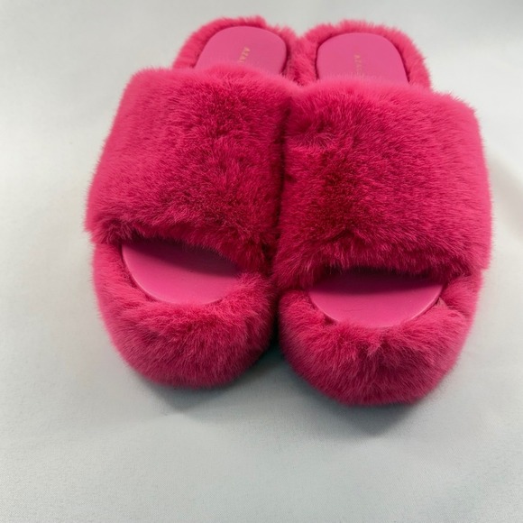 Azalea Wang Hot Pink Faux Fur Platform Slide Sandals Women's 9 Barbiecore - Picture 2 of 5